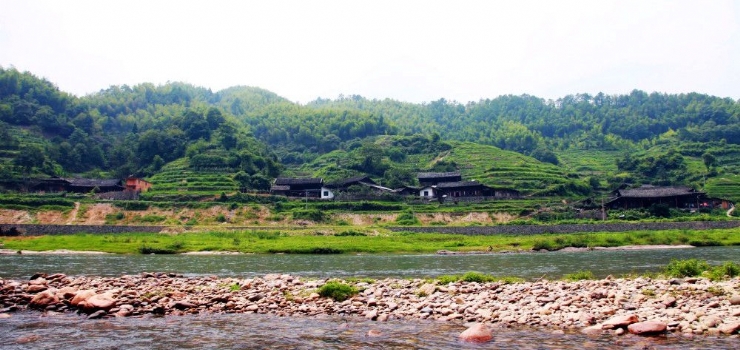 桂林旅游费用 深圳到桂林四天汽车团旅游报价(资源丹霞温泉)