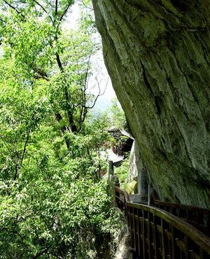 略阳灵崖寺
