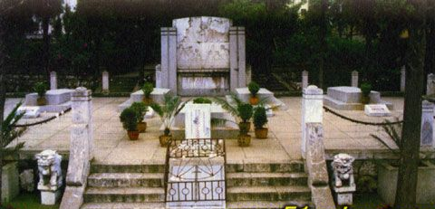 西南联大纪念碑 一二一四烈士墓