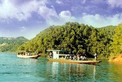 漫湾百里长湖景区