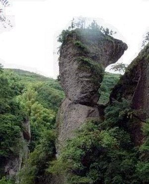 倒脱靴景区