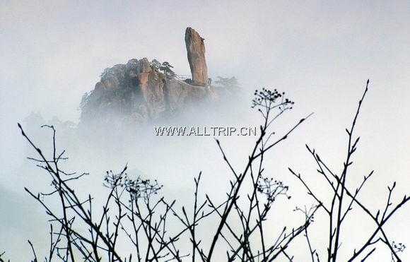 南京到六安明堂山玻璃栈道玻璃桥、船游花亭湖、西风洞纯玩二日