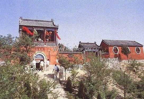 萌山