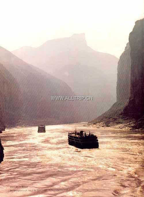 南京出发武当山、三峡、三峡人家、三峡大瀑布精华双动七日游