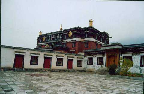 贡唐宝塔