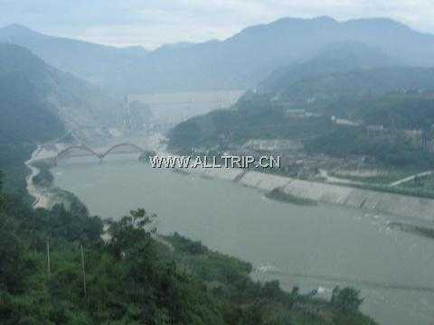 四川全景旅游 南京出发到九寨沟、黃龙、峨眉山，乐山大佛、都江堰、青城山、成都卧去动回十日游