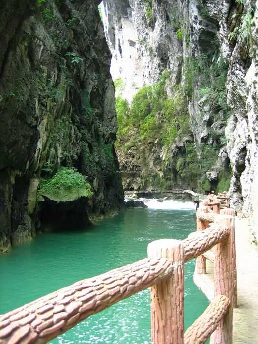 贵州旅游线路报价 深圳到贵州荔波大小七孔旅游四天团多少钱