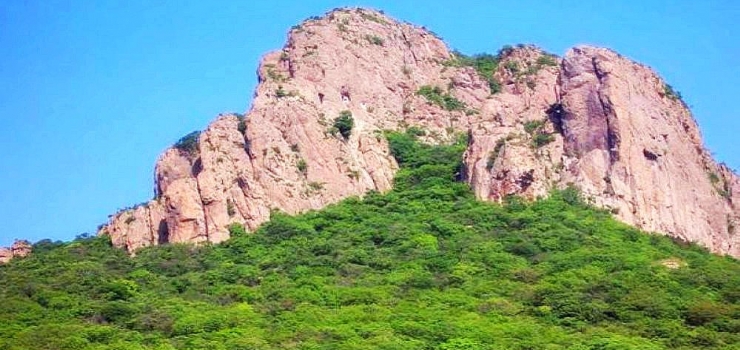 乌兰木图山