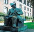 安徒生铜像