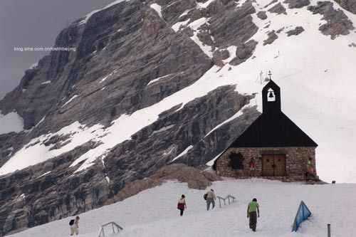 高山滑雪最佳地楚格峰 德国最高峰上撒个野_旅