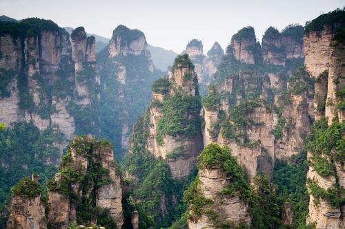 张家界国家森林公园/袁家界/天子山/黄龙洞、天门山、凤凰古城