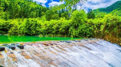 SC2338（石台牯牛降、百丈崖、秋浦渔村纯玩二日）